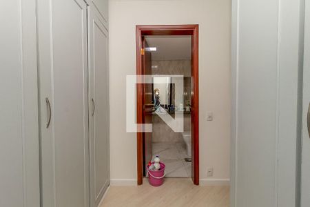 Apartamento à venda com 254m², 5 quartos e 2 vagasQuarto 1