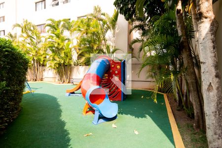 Apartamento à venda com 44m², 2 quartos e 1 vaga Apartamento à venda com 44m², 2 quartos e 1 vagaPlayground