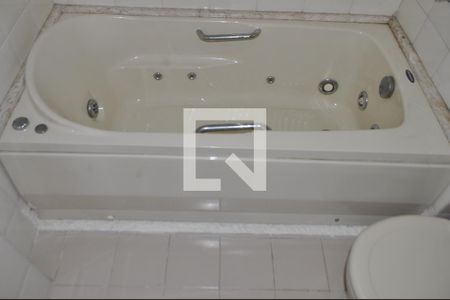 Apartamento à venda com 78m², 2 quartos e 1 vagaBanheiro da Suíte