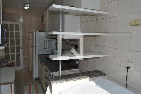Apartamento à venda com 78m², 2 quartos e 1 vagaCozinha - Armários