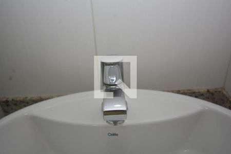 Apartamento para alugar com 62m², 2 quartos e sem vagaBanheiro - Torneira