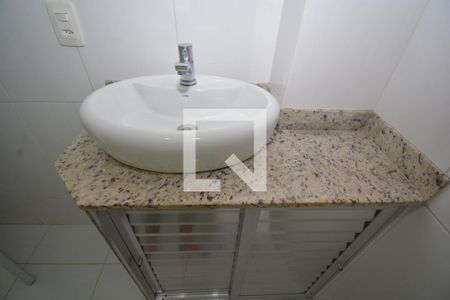 Apartamento para alugar com 62m², 2 quartos e sem vagaBanheiro