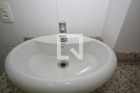 Apartamento para alugar com 62m², 2 quartos e sem vagaBanheiro