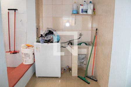 Casa à venda com 250m², 3 quartos e 2 vagasÁrea de Serviço 2