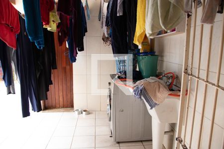 Casa à venda com 250m², 3 quartos e 2 vagasÁrea de Serviço 1