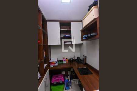 Apartamento à venda com 142m², 3 quartos e 2 vagasEscritório