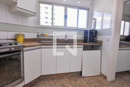 Apartamento à venda com 142m², 3 quartos e 2 vagasCozinha - Armários