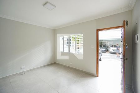 Sala de estar de casa para alugar com 3 quartos, 165m² em Vila Cláudia, São Paulo