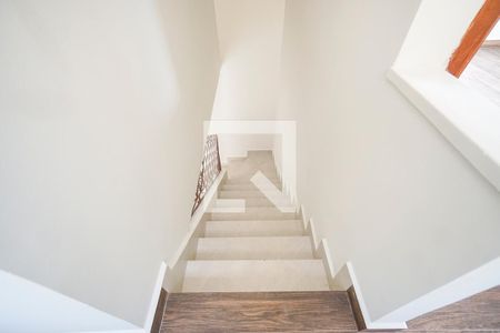 Casa para alugar com 165m², 3 quartos e 2 vagasEscada