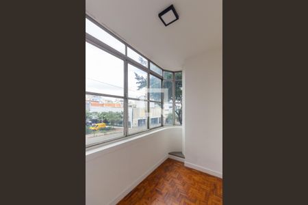 Apartamento à venda com 70m², 1 quarto e sem vaga Apartamento à venda com 70m², 1 quarto e sem vagaVaranda