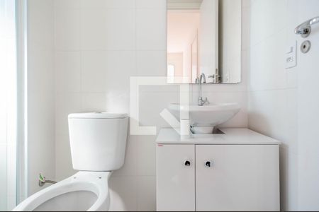 Banheiro de apartamento para alugar com 1 quarto, 35m² em Vila Palmeiras, São Paulo