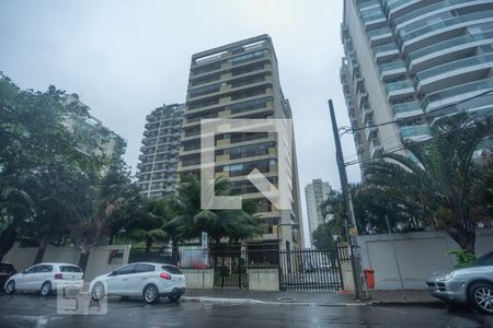 Apartamento para alugar com 45m², 3 quartos e 2 vagas Apartamento para alugar com 45m², 3 quartos e 2 vagasFachada