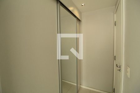 Apartamento à venda com 100m², 3 quartos e 3 vagasSuíte 2 - Porta do Closet