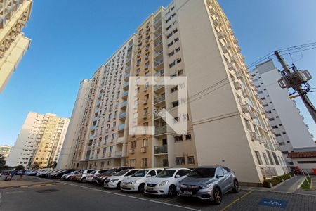 Fachada do bloco de apartamento para alugar com 2 quartos, 50m² em Jacarepaguá, Rio de Janeiro