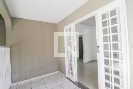 Varanda de casa para alugar com 3 quartos, 75m² em Setor São José, Goiânia