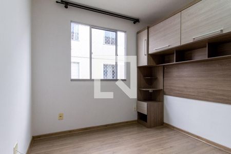 Quarto 2 de apartamento para alugar com 2 quartos, 40m² em Pinheirinho, Curitiba