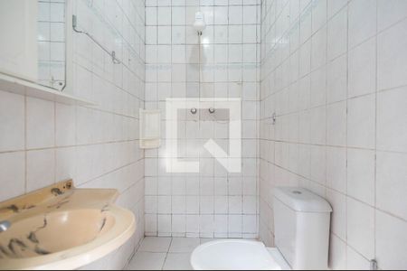 Banheiro de casa para alugar com 2 quartos, 30m² em Parque Peruche, São Paulo