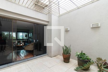 Casa à venda com 407m², 4 quartos e 4 vagasJardim de inverno