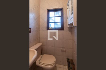 Casa à venda com 407m², 4 quartos e 4 vagasBanheiro da área externa