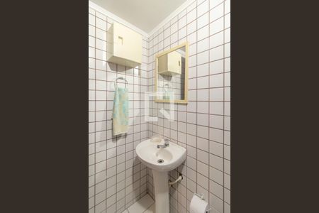 Casa à venda com 407m², 4 quartos e 4 vagasBanheiro de Serviço