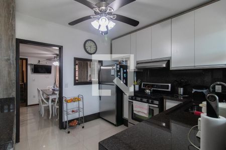 Casa à venda com 407m², 4 quartos e 4 vagasCozinha