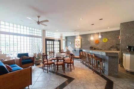 Casa à venda com 407m², 4 quartos e 4 vagasSalão de Festas