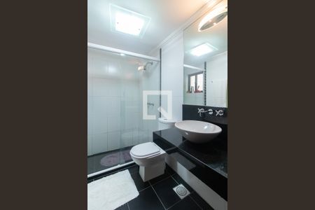 Casa à venda com 407m², 4 quartos e 4 vagasBanheiro da Suíte 4