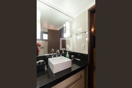 Casa à venda com 407m², 4 quartos e 4 vagasBanheiro da Suíte 3