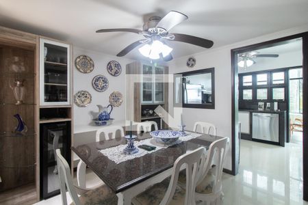 Casa à venda com 407m², 4 quartos e 4 vagasCozinha