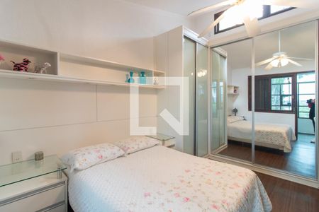 Quarto 1 - Suíte de casa à venda com 4 quartos, 407m² em Cristal, Porto Alegre