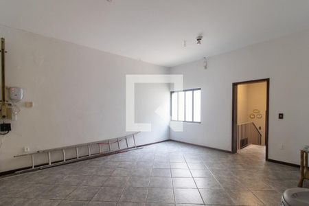 Casa à venda com 407m², 4 quartos e 4 vagasGaragem