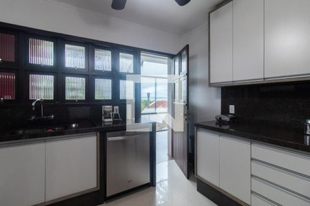 Casa à venda com 407m², 4 quartos e 4 vagasCozinha