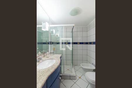 Casa à venda com 407m², 4 quartos e 4 vagasBanheiro da Suíte 1