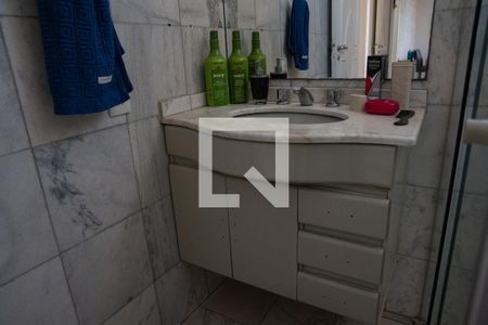 Apartamento à venda com 137m², 4 quartos e 2 vagasBanheiro