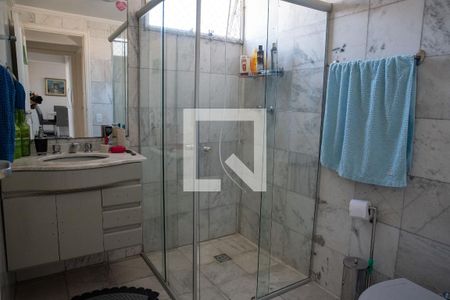 Apartamento à venda com 137m², 4 quartos e 2 vagasBanheiro