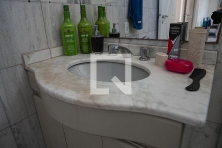 Apartamento à venda com 137m², 4 quartos e 2 vagasBanheiro