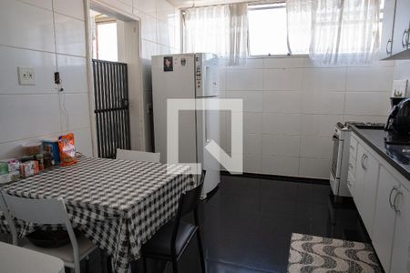 Apartamento à venda com 137m², 4 quartos e 2 vagasCozinha