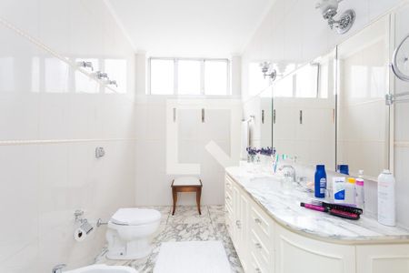 Apartamento à venda com 500m², 4 quartos e 3 vagasBanheiro da Suíte 1