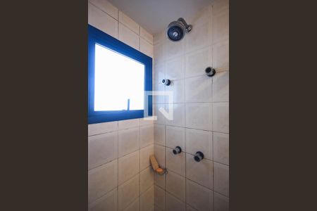 Apartamento à venda com 98m², 2 quartos e 2 vagas Apartamento à venda com 98m², 2 quartos e 2 vagasChuveiro do banheiro da suíte