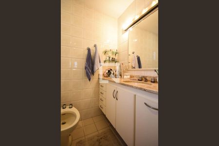 Apartamento à venda com 98m², 2 quartos e 2 vagas Apartamento à venda com 98m², 2 quartos e 2 vagasBanheiro suíte