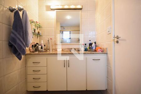 Apartamento à venda com 98m², 2 quartos e 2 vagas Apartamento à venda com 98m², 2 quartos e 2 vagasBanheiro suíte