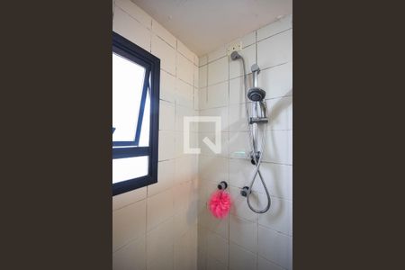 Apartamento à venda com 98m², 2 quartos e 2 vagas Apartamento à venda com 98m², 2 quartos e 2 vagasChuveiro do banheiro