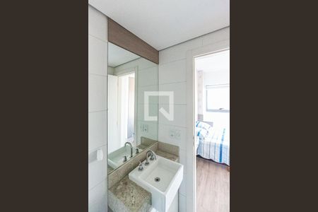 Banheiro de kitnet/studio para alugar com 1 quarto, 65m² em Jardim Botânico, Porto Alegre