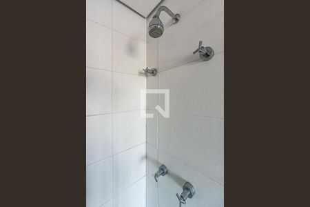 Banheiro de kitnet/studio para alugar com 1 quarto, 65m² em Jardim Botânico, Porto Alegre