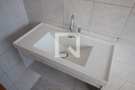 Casa à venda com 240m², 4 quartos e 4 vagasBanheiro da Suíte do Fundo