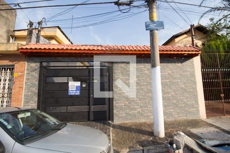 Casa à venda com 240m², 4 quartos e 4 vagasFachada