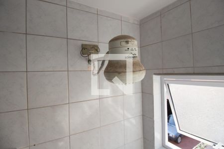 Casa à venda com 240m², 4 quartos e 4 vagasBanheiro da Suíte do Fundo