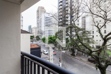 Varanda de kitnet/studio para alugar com 1 quarto, 37m² em Indianópolis, São Paulo