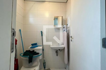 Apartamento para alugar com 177m², 4 quartos e 3 vagasBanheiro de Serviço