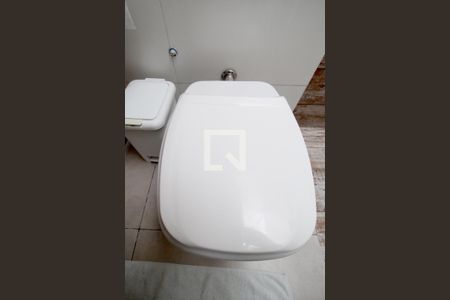 Casa de condomínio para alugar com 180m², 3 quartos e 4 vagasBanheiro 